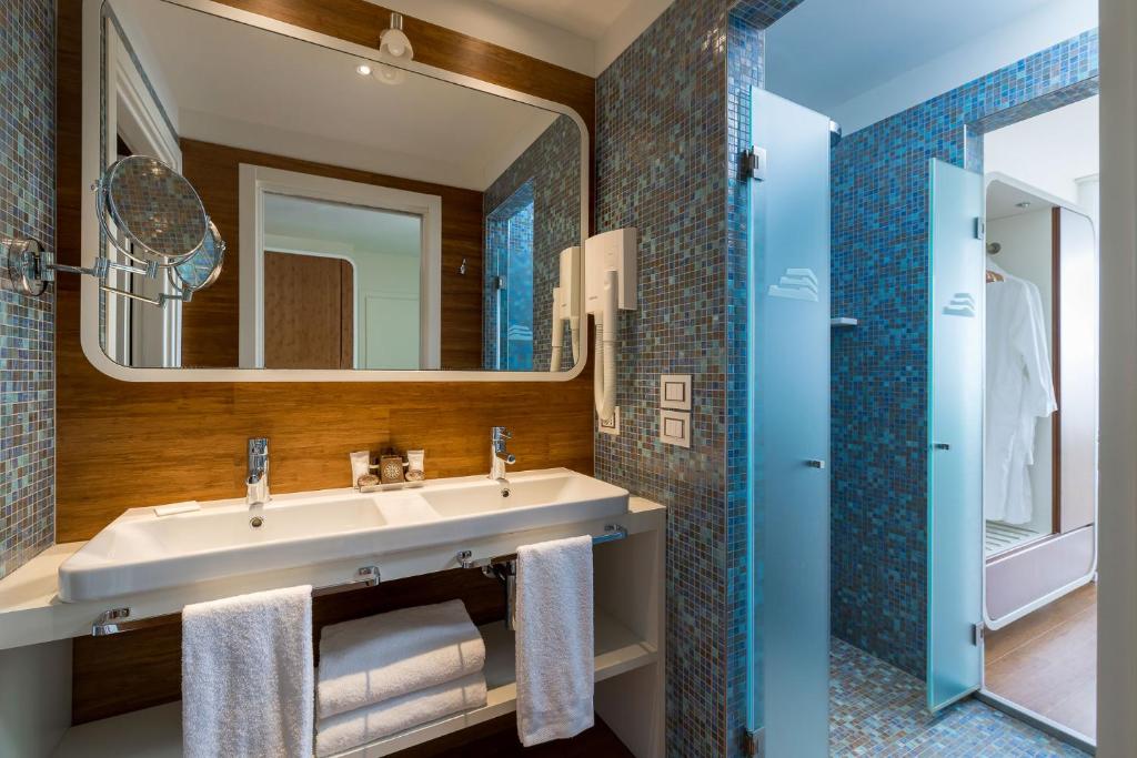 Koupelna v ubytování T-Suite Hotel