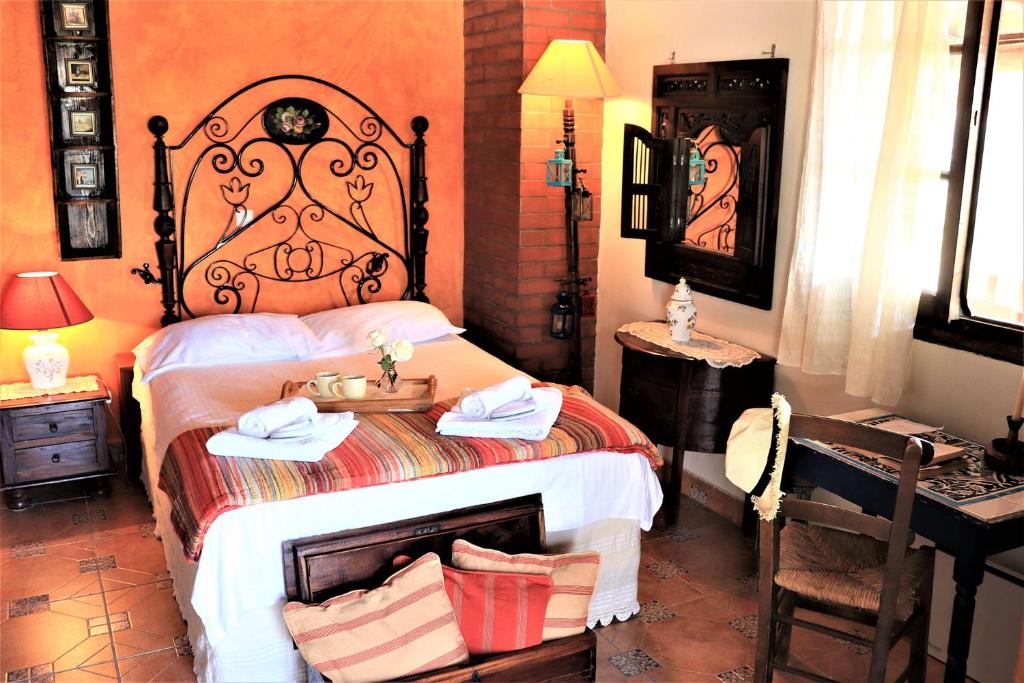 Villa “Spitaki” - Experience Authentic Cretan Life房間的床
