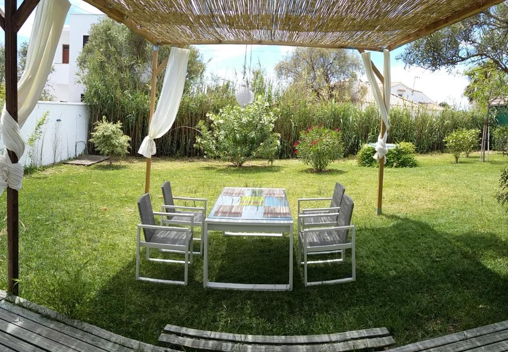 Vonkajšia záhrada v ubytovaní Casa Montecote Playa