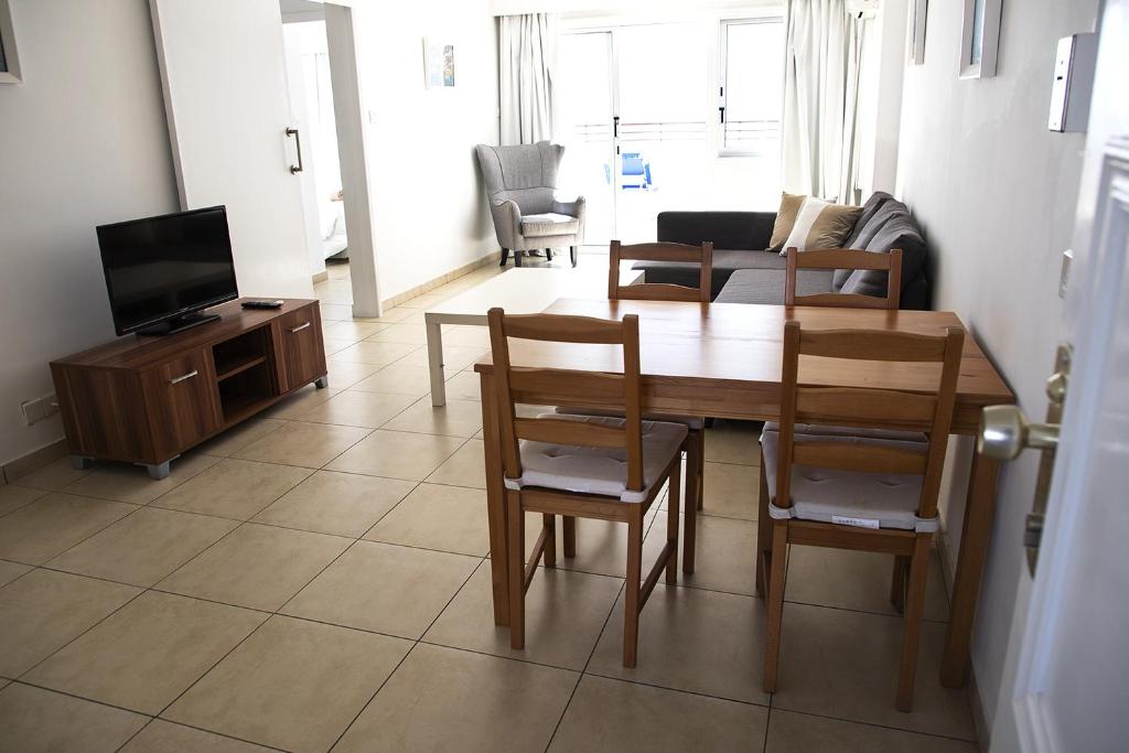 Sun Hall Beach Hotel Apartments - Ein -Schlafzimmer Mit Terrasse - Salamina