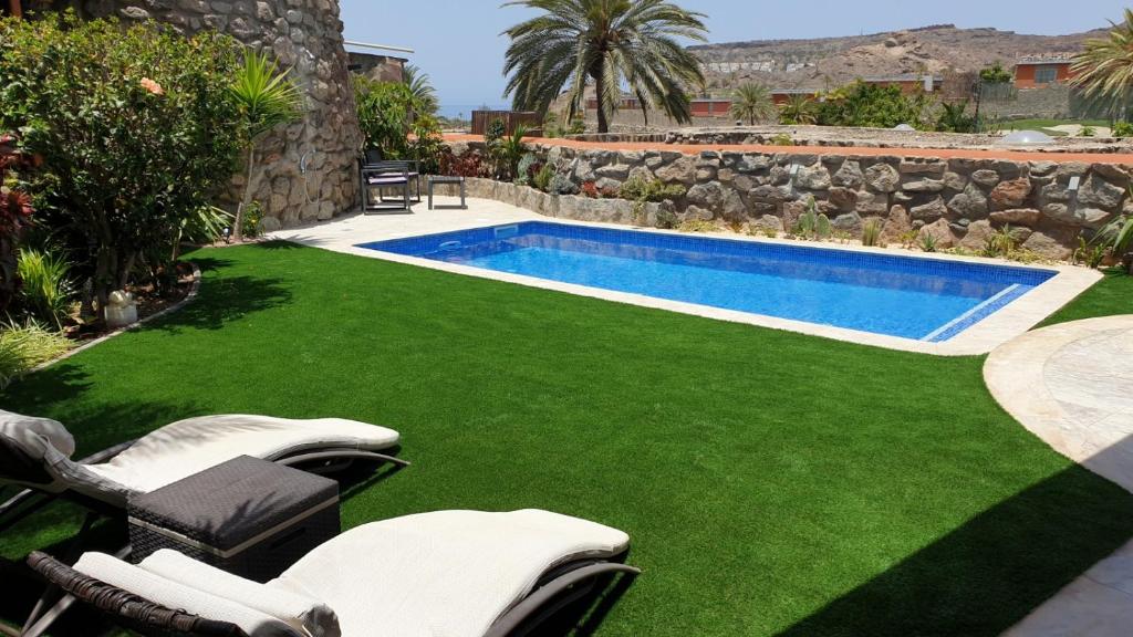 Basen w obiekcie Villa Luxe Tauro Mogan lub w pobliżu