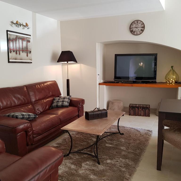 Domaine De L'aube Des Temps - Three-Bedroom House