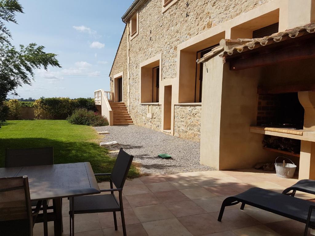 Domaine De L'aube Des Temps - Three-Bedroom House