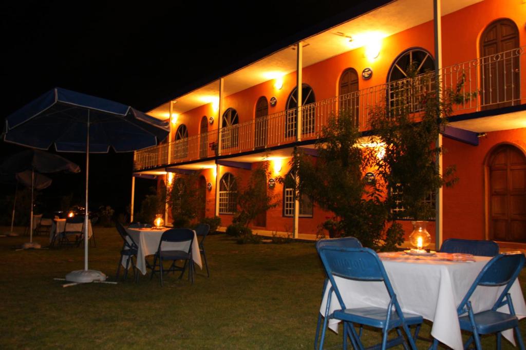 En restaurang eller annat matställe på Hotel SPA Villa San Agustin
