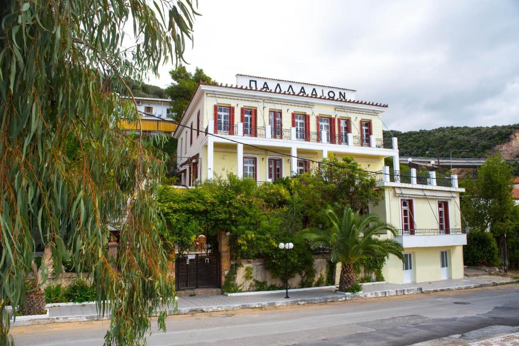 Το κτήριο όπου στεγάζεται  το ξενοδοχείο