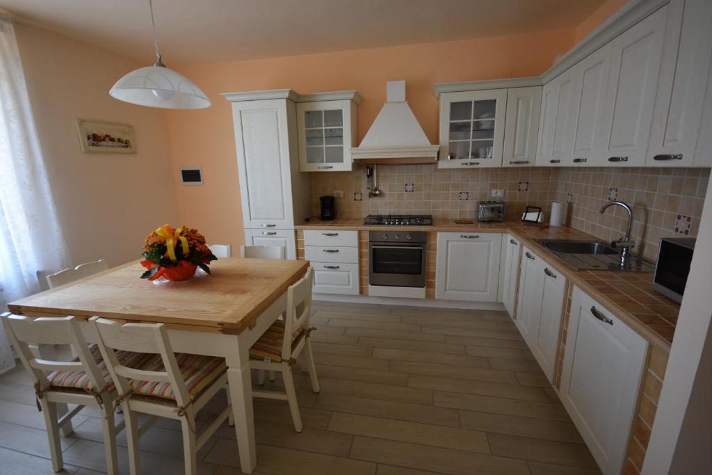 Kuchnia lub aneks kuchenny w obiekcie LA CASA DI CHIANNI La Pieve