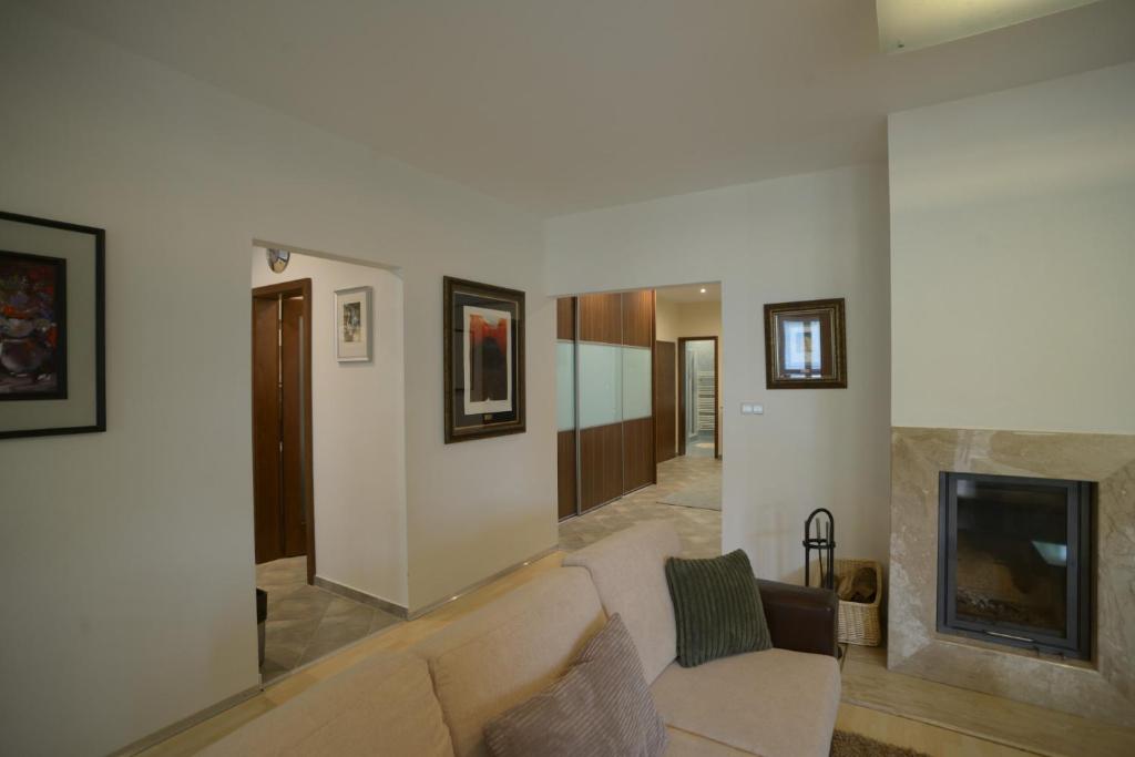 A seating area at Apartmán Lomnica