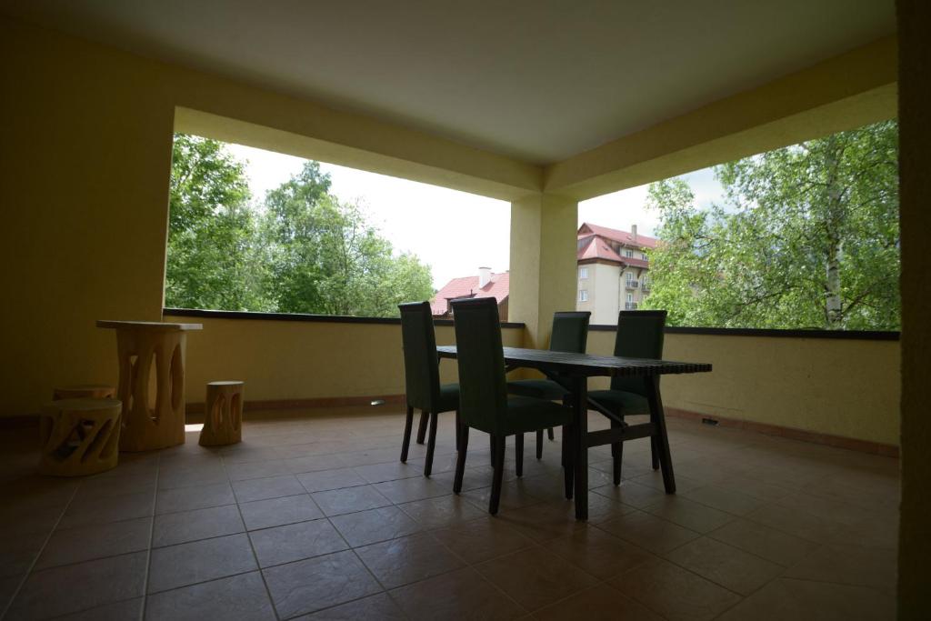 A balcony or terrace at Apartmán Lomnica