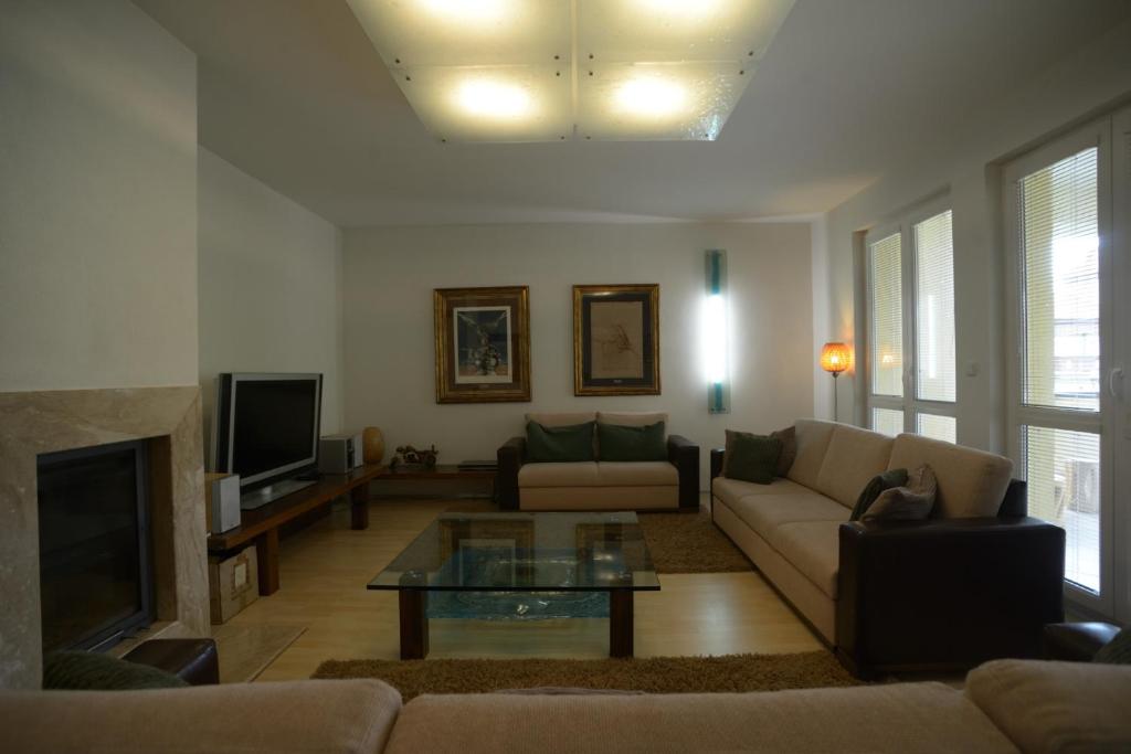 A television and/or entertainment centre at Apartmán Lomnica
