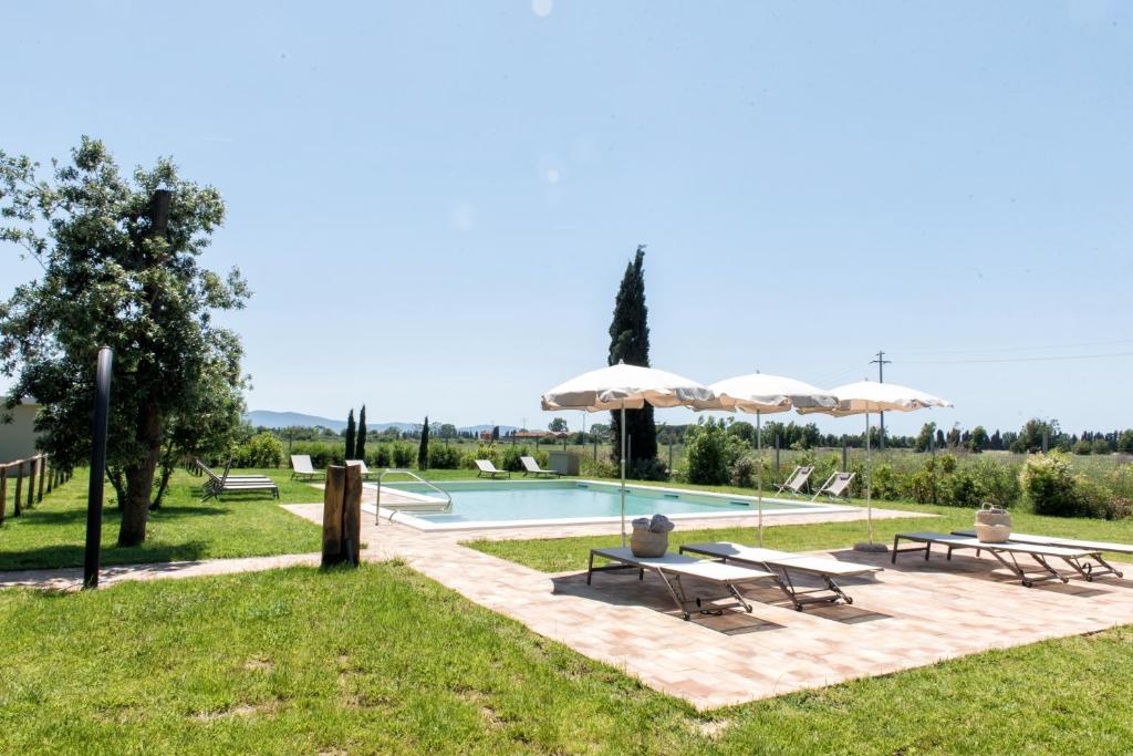 Bazén v ubytování Agriturismo Poderedodici nebo v jeho okolí