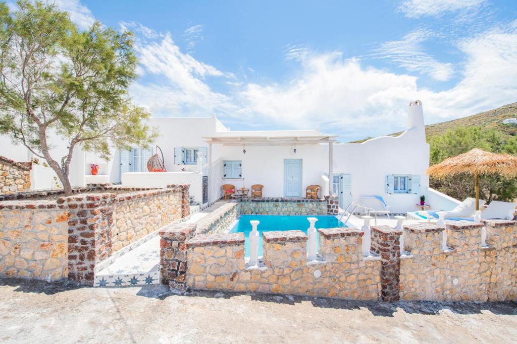 Bazén v ubytování Starlight Luxury Seaside Villa & Suites nebo v jeho okolí