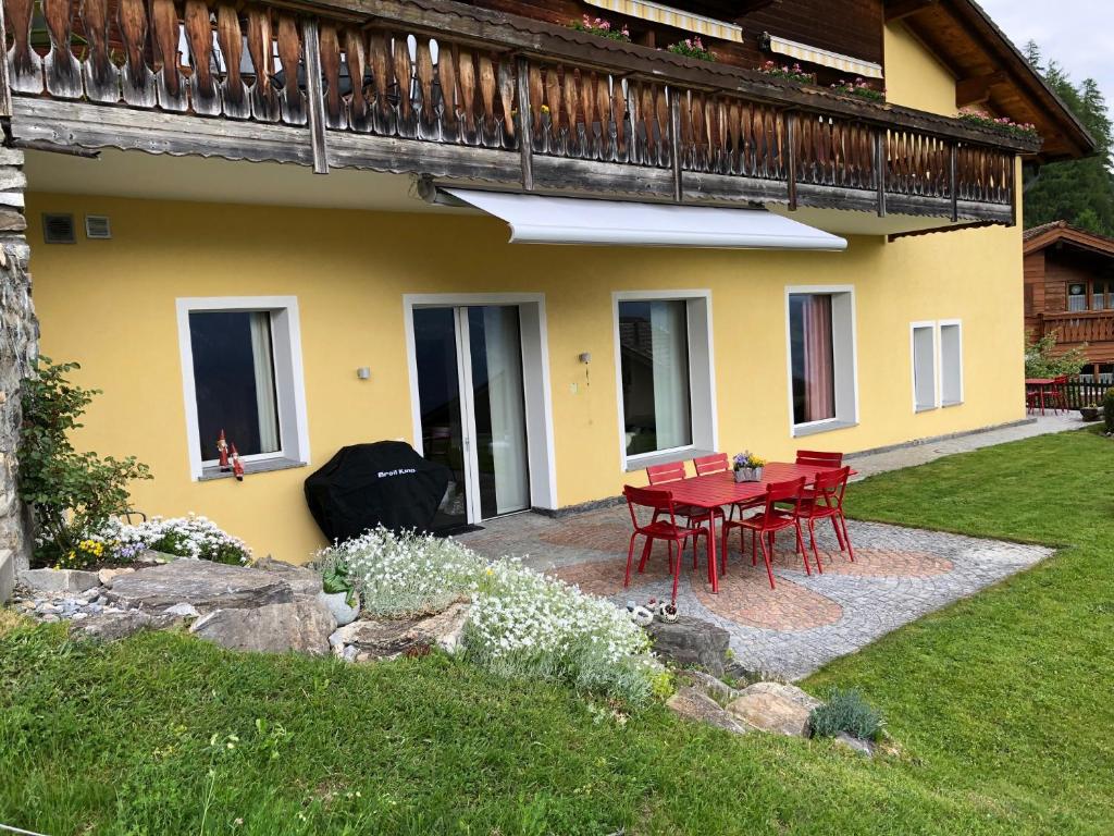 Vrt pred nastanitvijo Ferienwohnung Lenzerheide - Lain