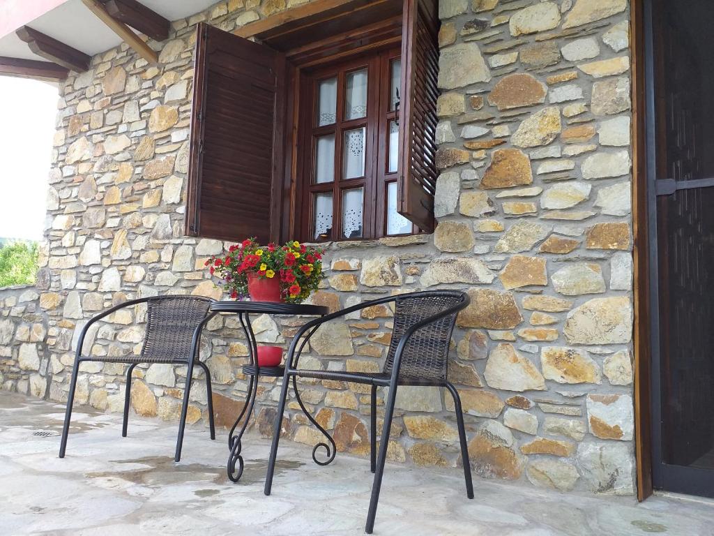 Geomelia Guest Studio 1 & Geomelia Guest Studio 2 - Holiday Home