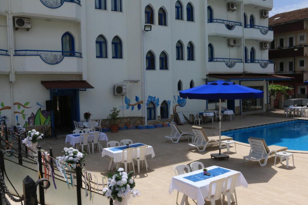 Bazén v ubytování Eroglu City Hotel nebo v jeho okolí