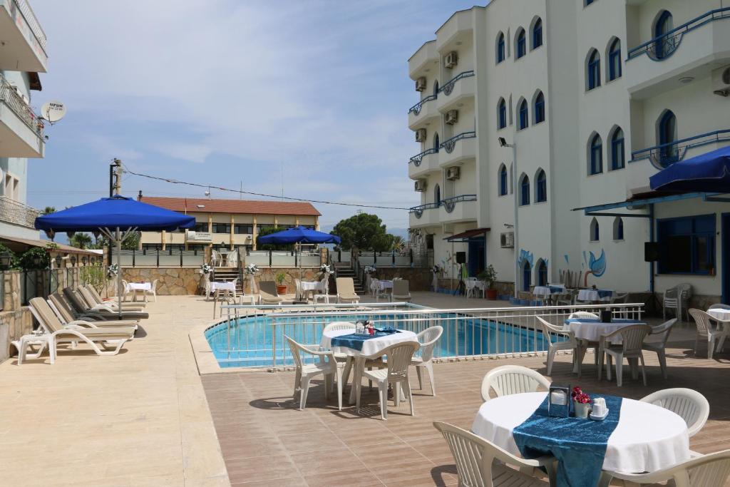 Bazén v ubytování Eroglu City Hotel nebo v jeho okolí