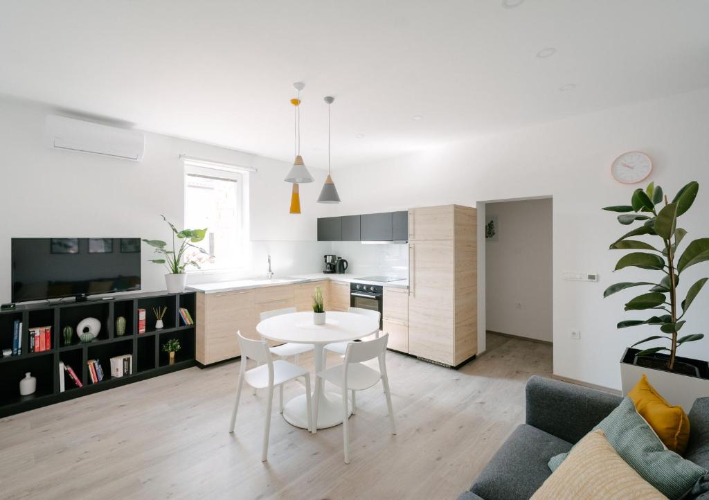 Η κουζίνα ή μικρή κουζίνα στο Apartment Fresh - Parking included