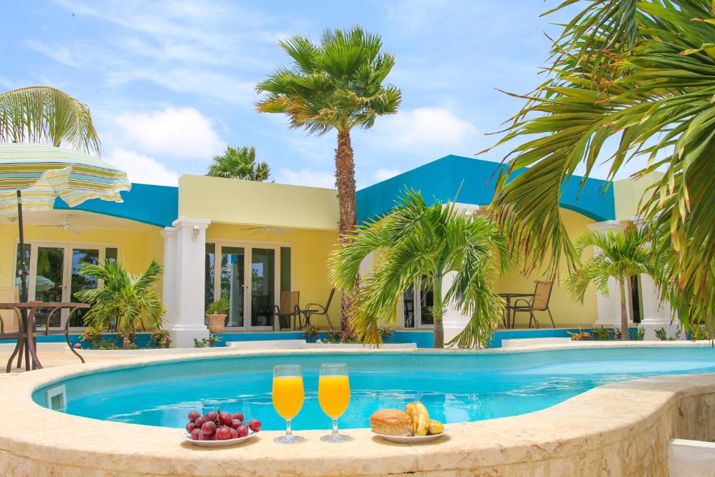 Bazén v ubytování Aqua Viva Suites nebo v jeho okolí