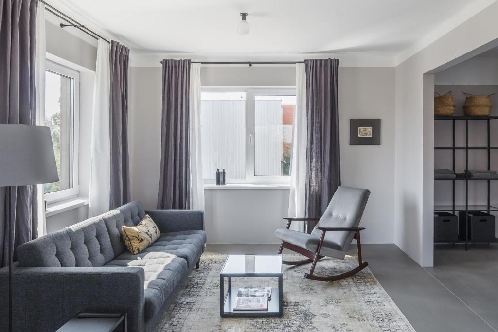 Minimalist. Apartment & Studio - Housity