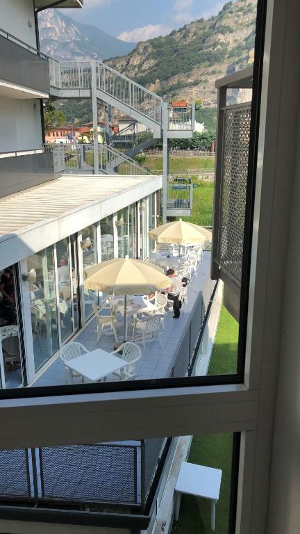 Nespecifikovaný výhled na hory nebo výhled na hory při pohledu z hotelu