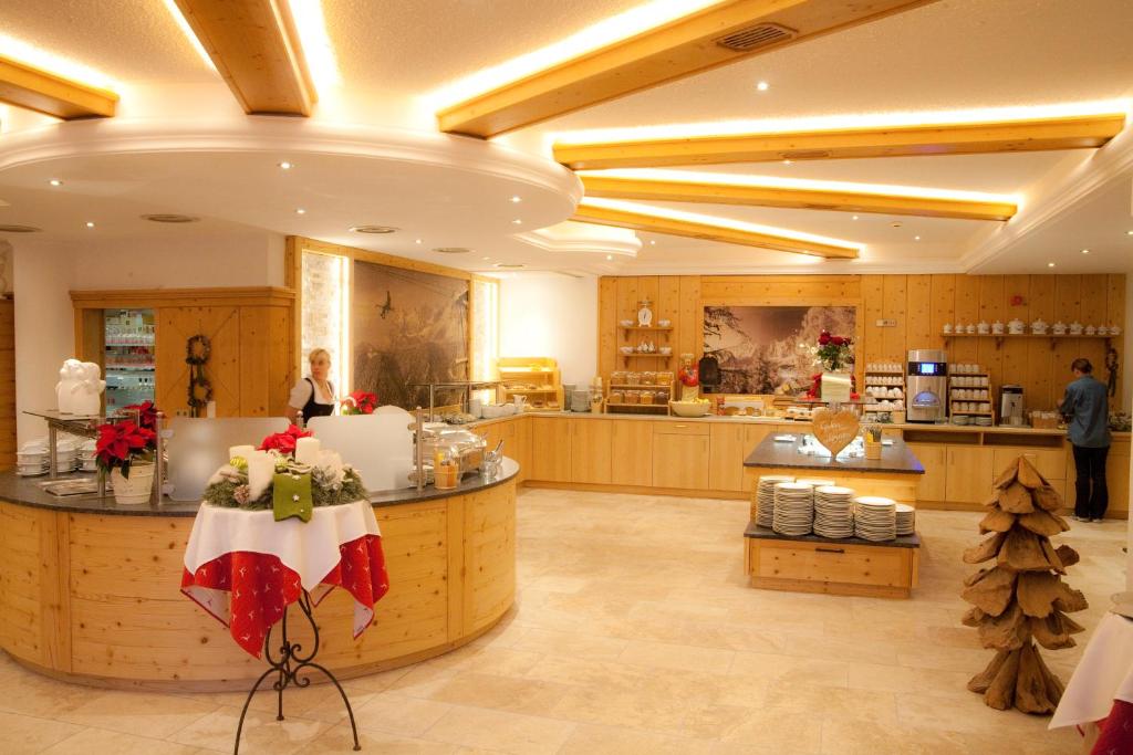 Příslušenství pro přípravu čaje a kávy v ubytování Hotel Erlebniswelt Stocker