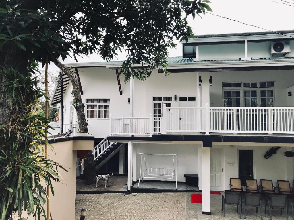 Dumi's Shelter Home Stay - Five-Bedroom House