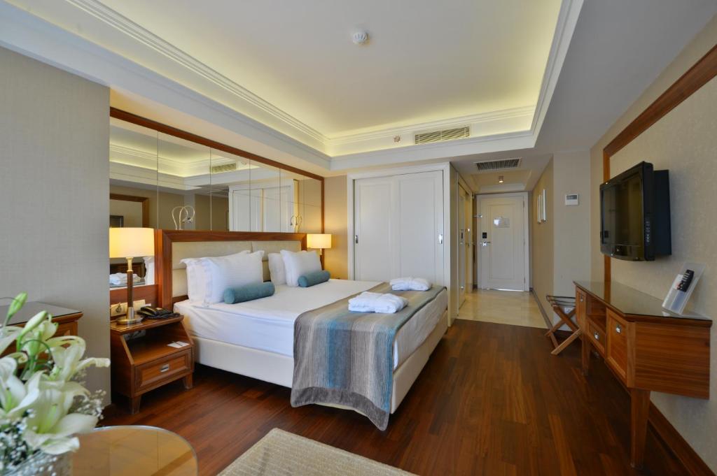 Кровать или кровати в номере Marigold Thermal & Spa Hotel Bursa