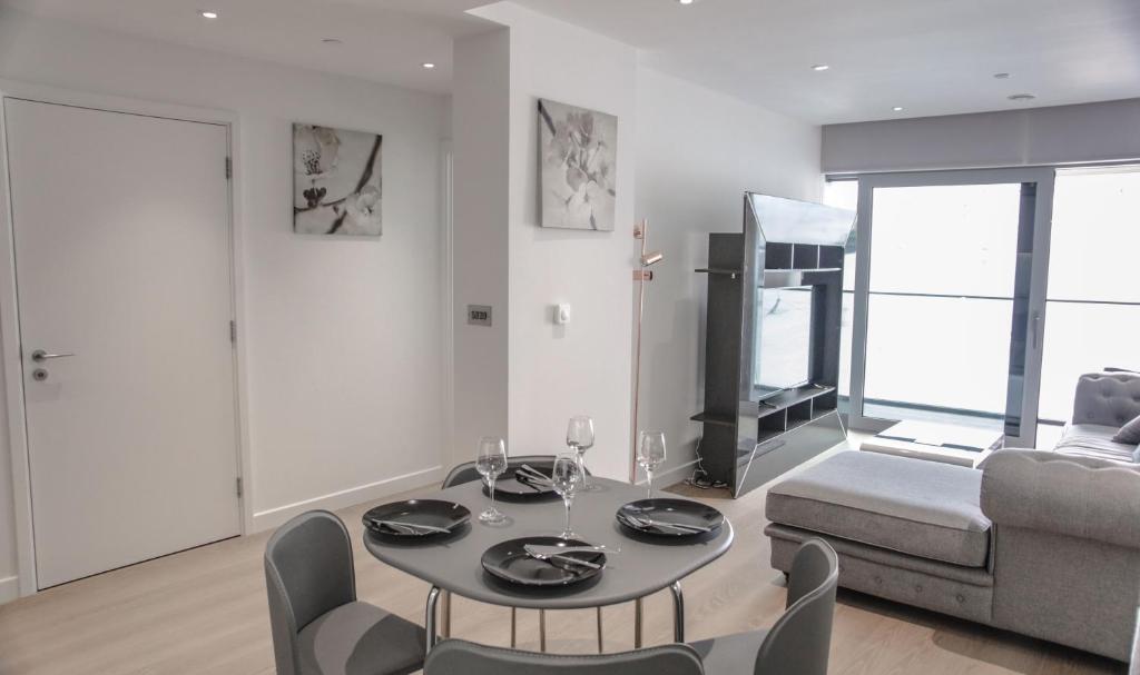 EXCLUSIVE O2 GREENWICH APARTMENTS