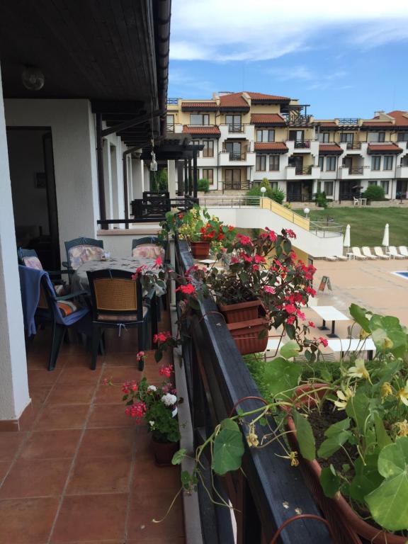 Apartment on the sea at St Nikolas Complex-Veronika - отзывы и видео