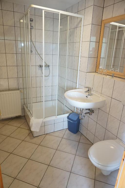 Koupelna v ubytování Hotel am Bahnhof