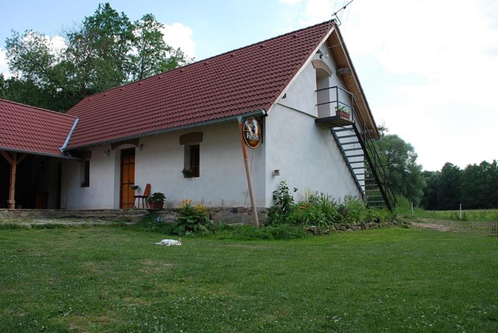 Budova, v ktorej sa farma nachádza