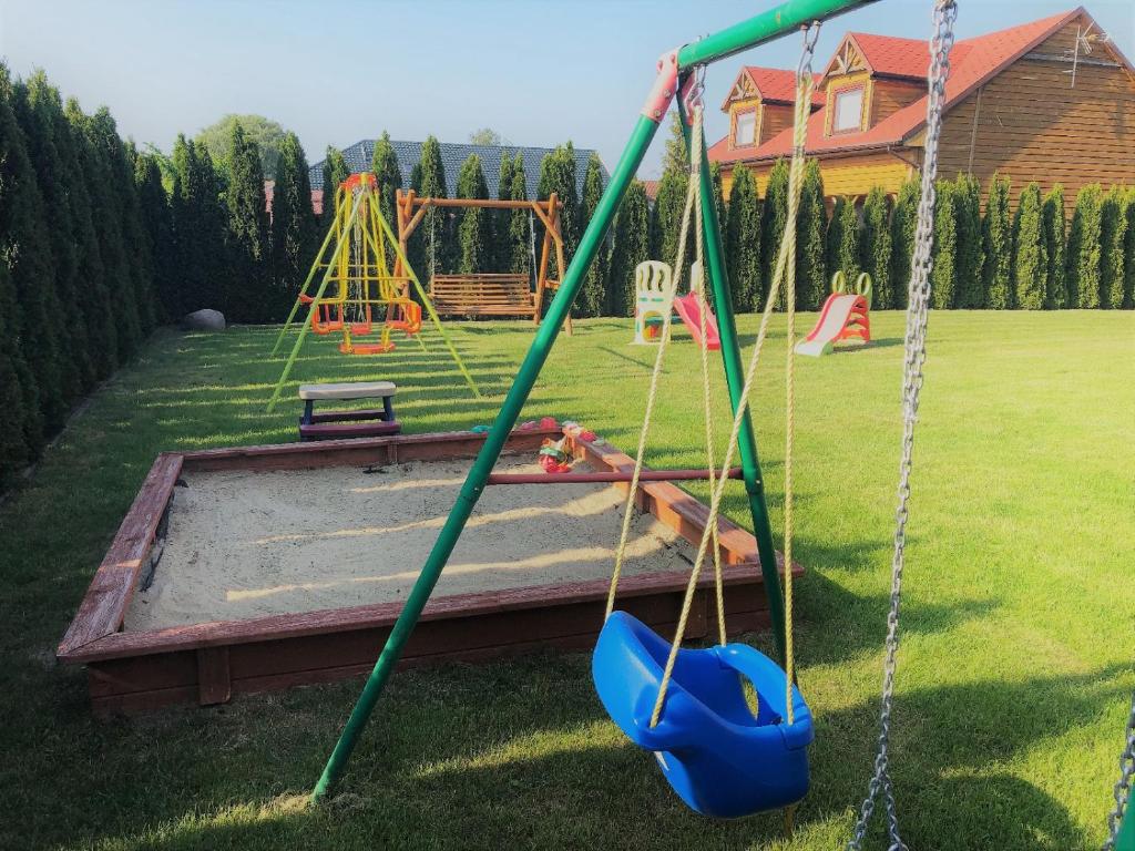 Herní místnost nebo prostor pro děti v ubytování Domy Wypoczynkowe Siedlisko