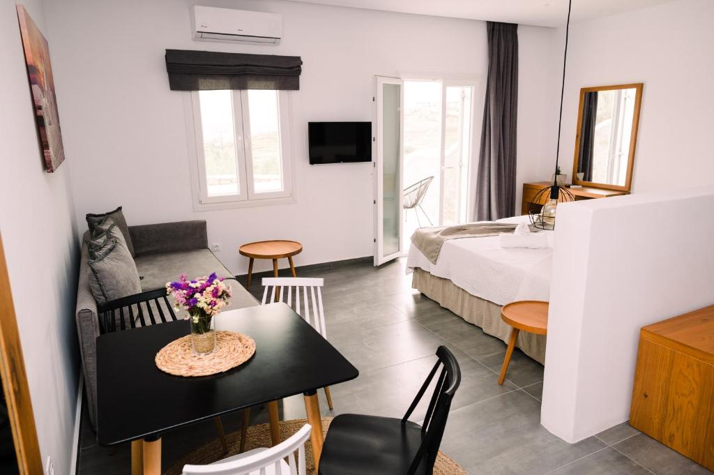 Postel nebo postele na pokoji v ubytování Abelos Mykonos