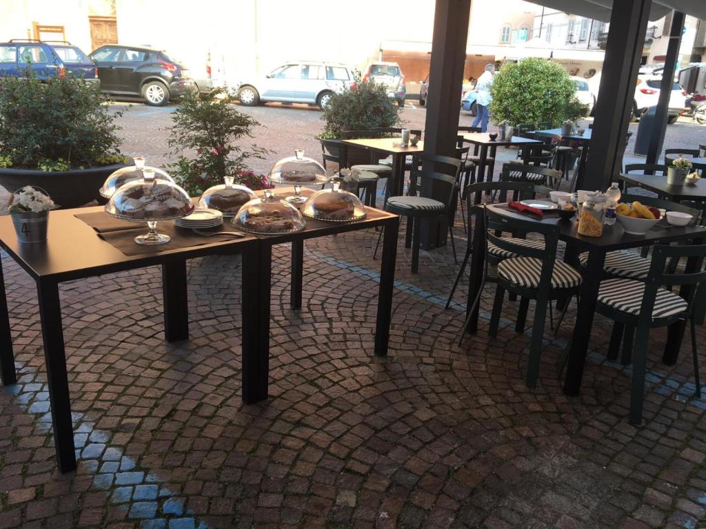 Vinoteca La Sacrestia - 8