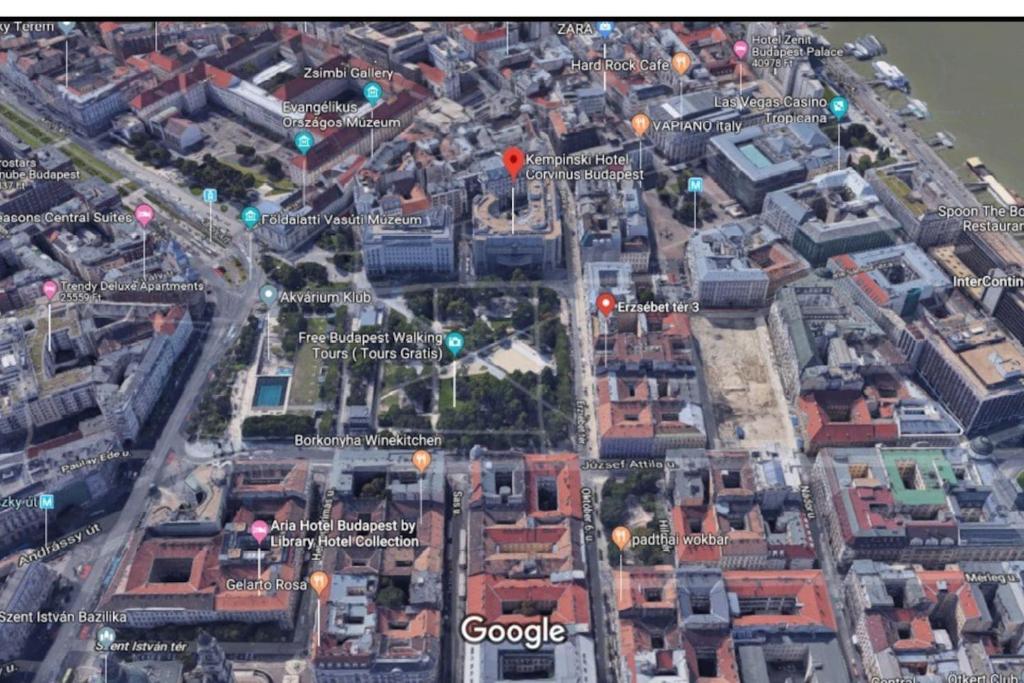 Nespecifikovaný výhled na destinaci Budapešť nebo výhled na město při pohledu z apartmánu