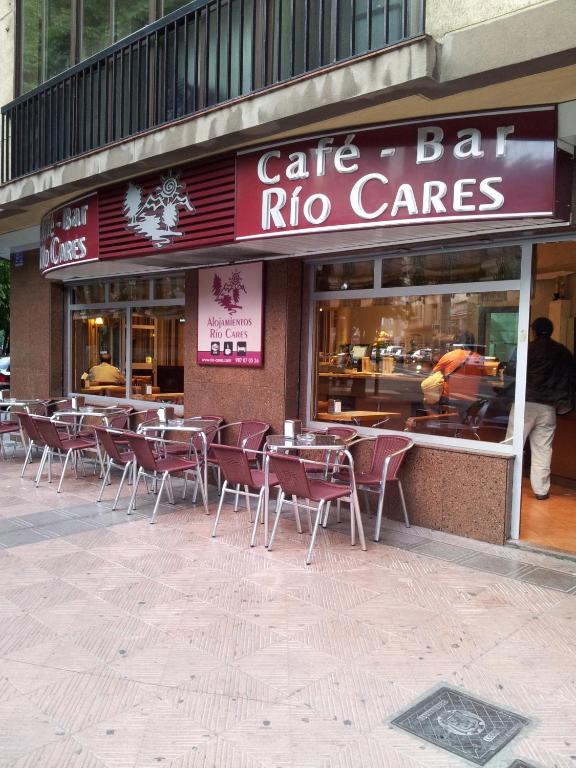 Reštaurácia alebo iné gastronomické zariadenie v ubytovaní Alojamientos Río Cares