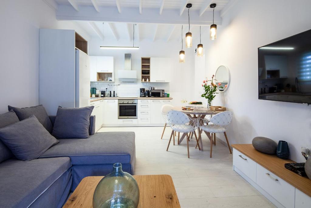 Posezení v ubytování Sun 'n Chill, Boutique Apartments & Beach Villa