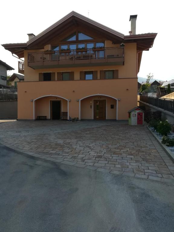 Budynek, w którym mieści się apartament