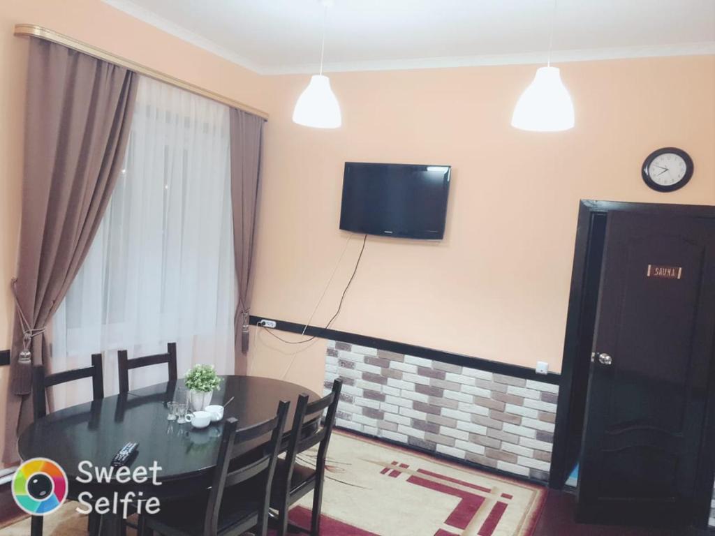 Narat al met evsk - Housity