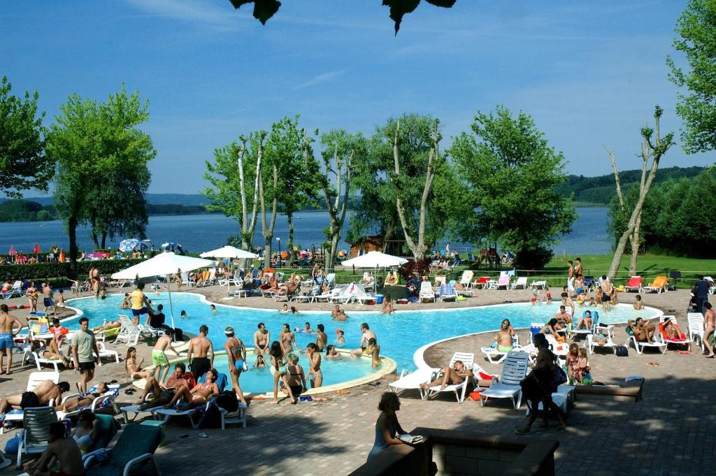 Bazén v ubytování Anthares World Resort nebo v jeho okolí