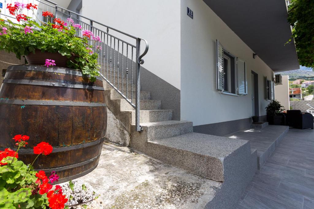 Budova, v ktorej sa apartmán nachádza