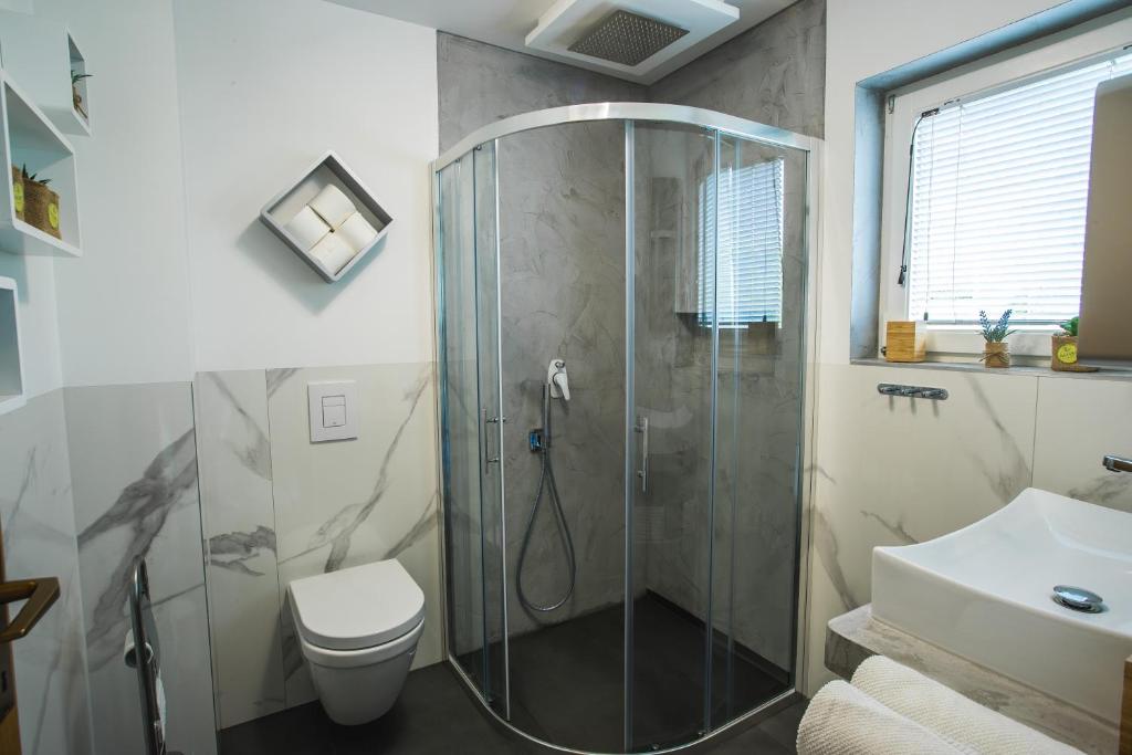 Bagno di Apartment Ma&Ja with Hot Tub