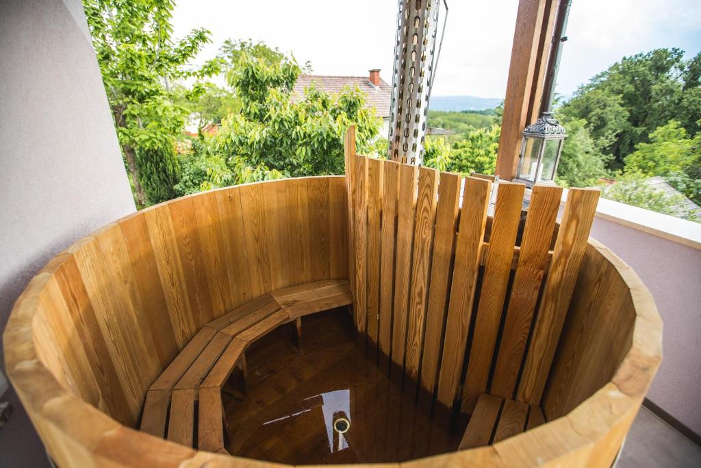 Foto dalla galleria di Apartment Ma&Ja with Hot Tub a Metlika