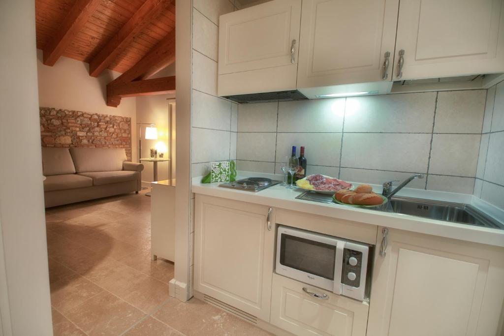 Kuchyňa alebo kuchynka v ubytovaní Agriturismo Villa Trovatore