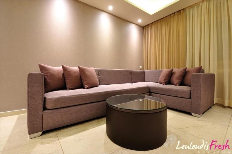 Posezení v ubytování Louloudis Fresh-Adults Only