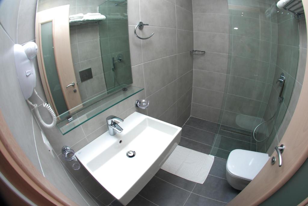 Hotel Ari 2 - Image 3