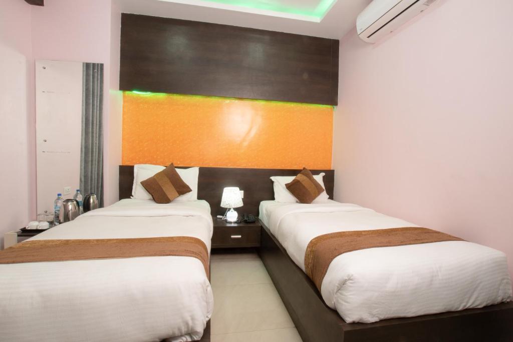 Annapurna Hotel - Luxe Tweepersoonskamer Met Balkon