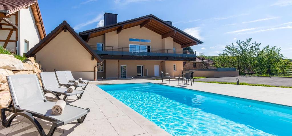 Bazén v ubytování Hotel Keimberg nebo v jeho okolí