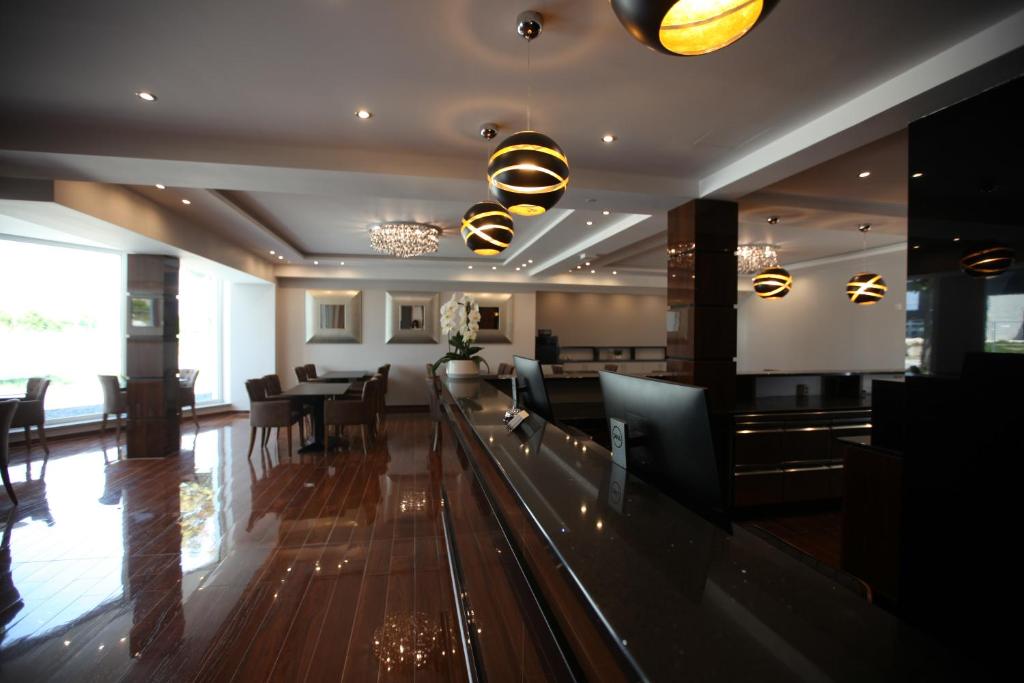 Posezení v ubytování Hotel Starton am Ingolstadt Village