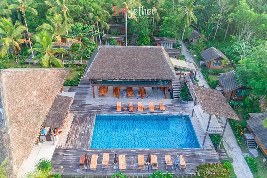 Bazén v ubytování Jungle Koh Kood Resort nebo v jeho okolí
