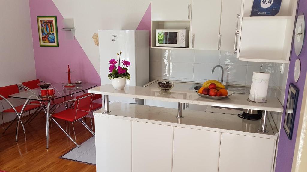 Una cocina o kitchenette en Apartment Ivona